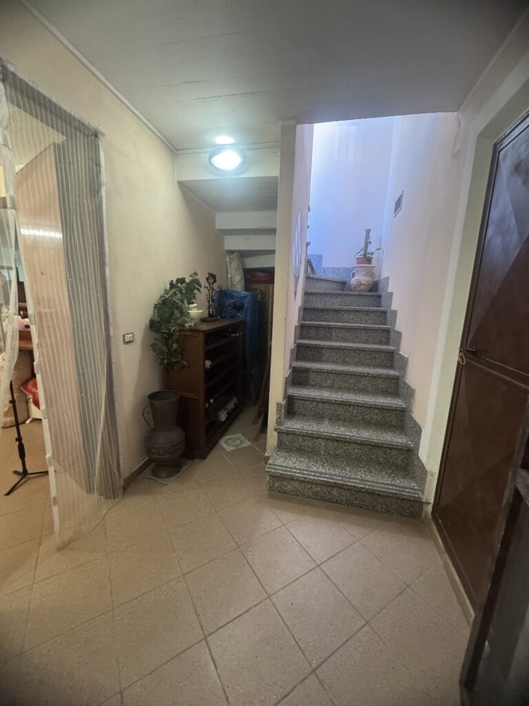 Appartamento Via Ermanno Wolf Ferrari Roma disimpegno cantina