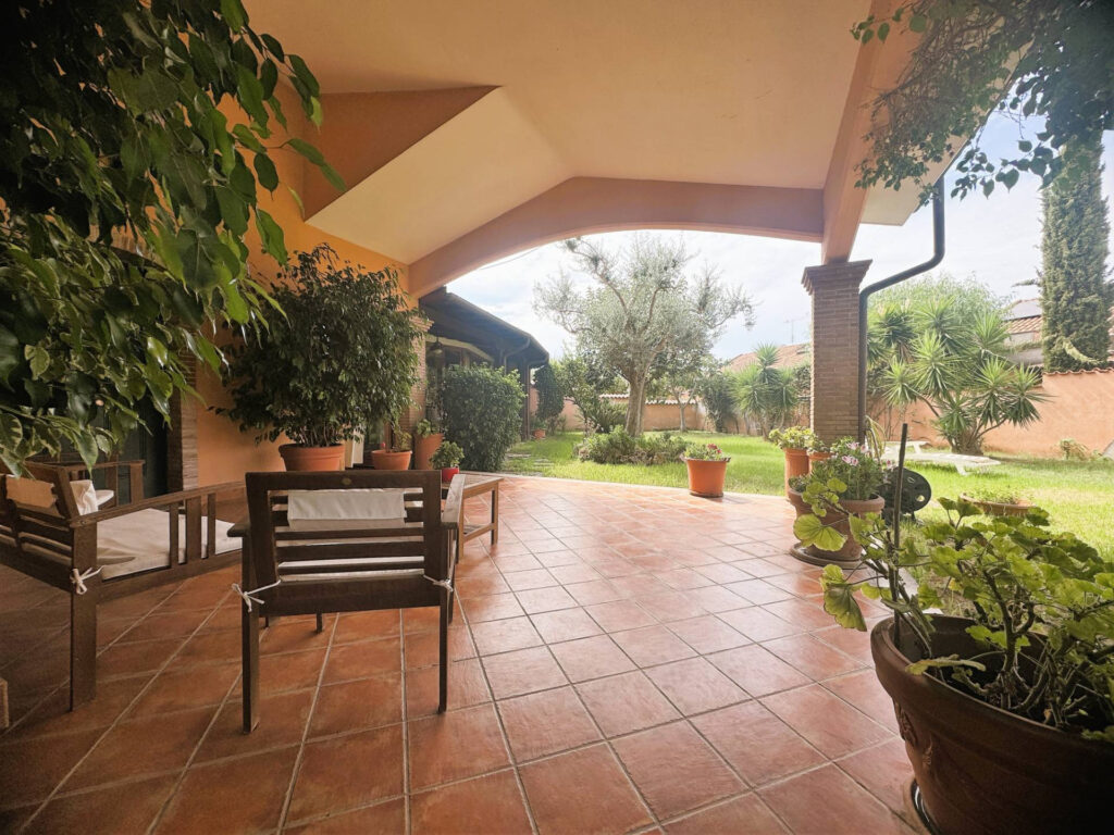 Villa Pomezia Colli di Enea Via Afrodite patio 2