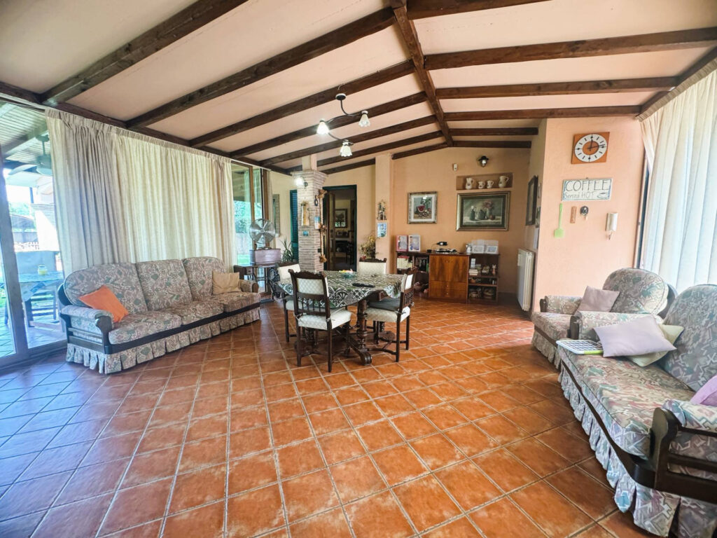 Villa Pomezia Colli di Enea Via Afrodite soggiorno