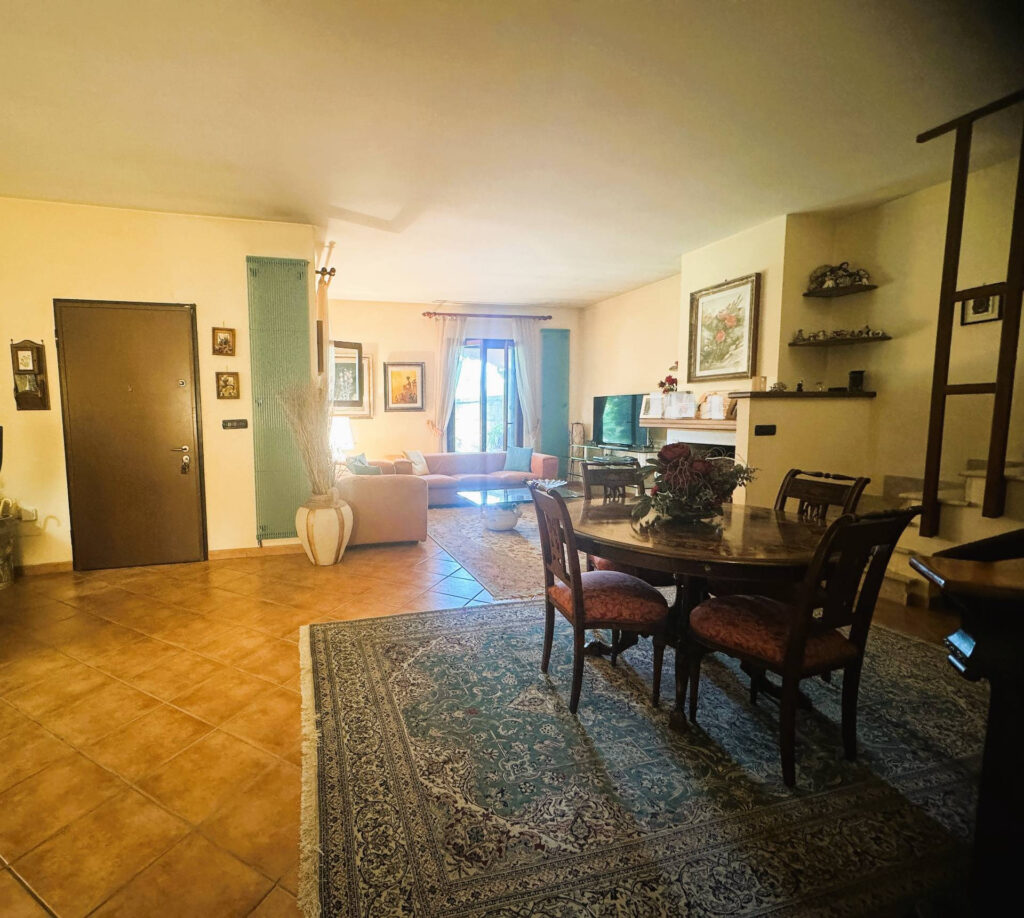 Villa Pomezia Colli di Enea Via Afrodite soggiorno 7