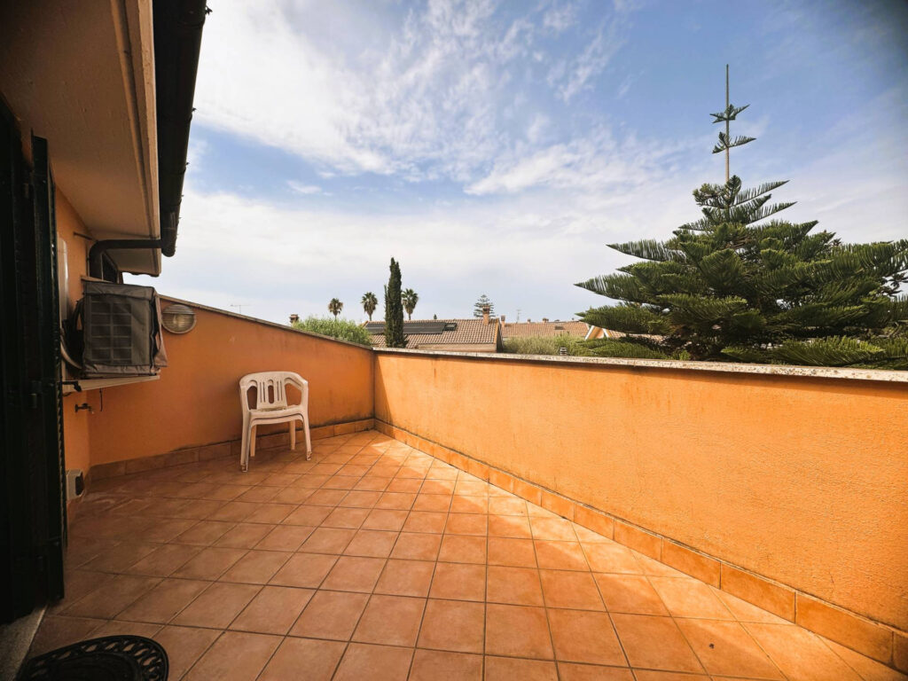 Villa Pomezia Colli di Enea Via Afrodite terrazzo 2