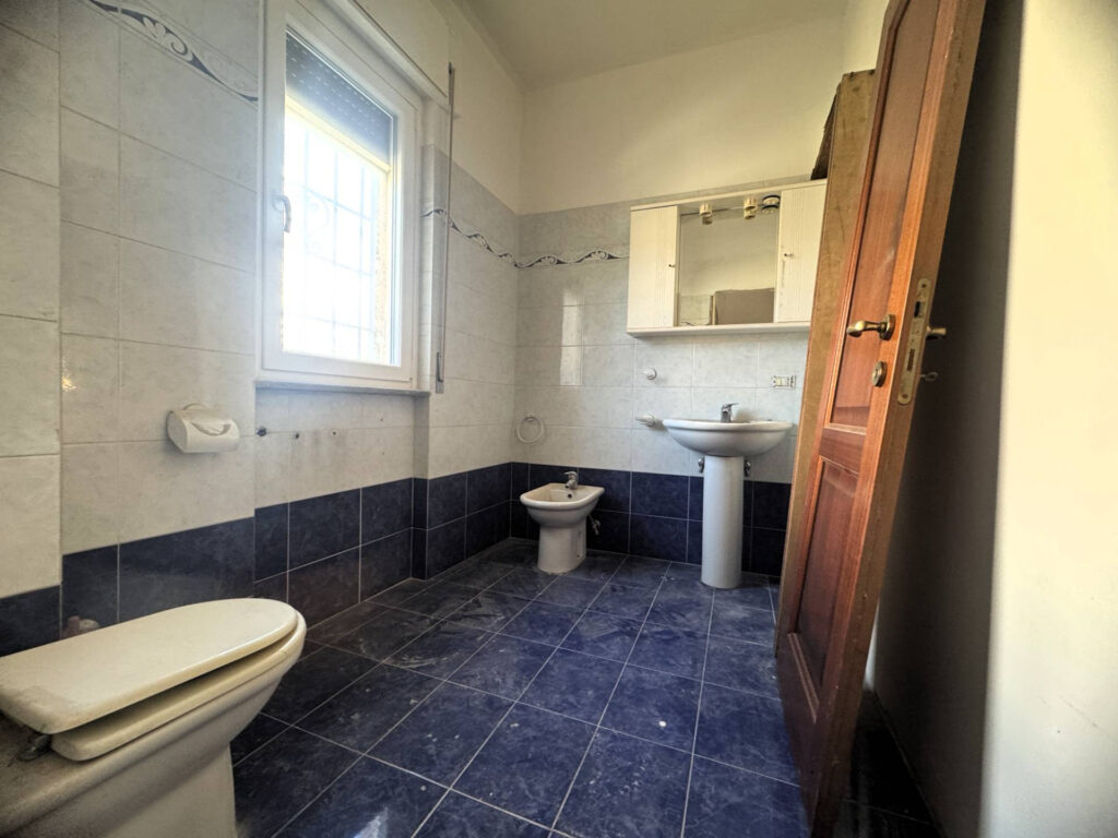 Villa a schiera in trifamiliare Roma Via Giuseppe Lugli Ostia Antica bagno