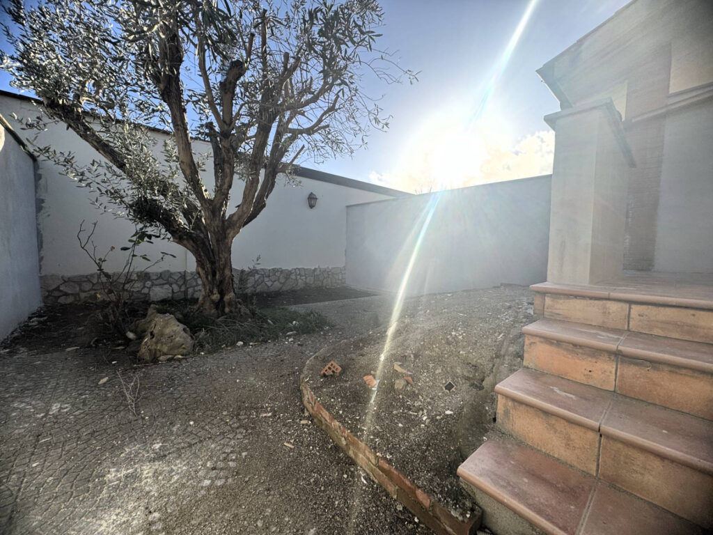 Villa a schiera in trifamiliare Roma Via Giuseppe Lugli Ostia Antica giardino 3