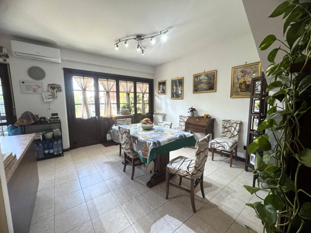 Villa a schiera ostia Antica Roma via Luigi Viola piano terra 3