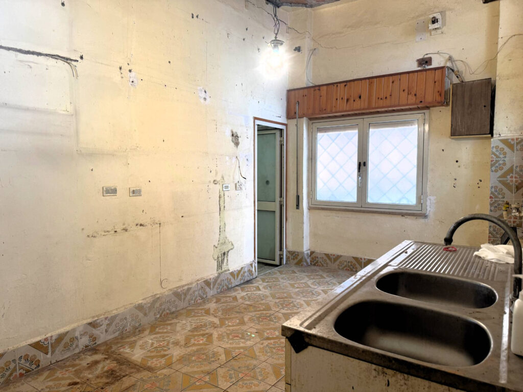 Casa indipendente Roma Ostia Lido Lungomare Paolo Toscanelli cucina