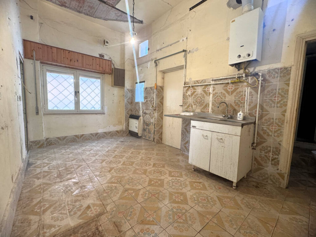 Casa indipendente Roma Ostia Lido Lungomare Paolo Toscanelli cucina 4