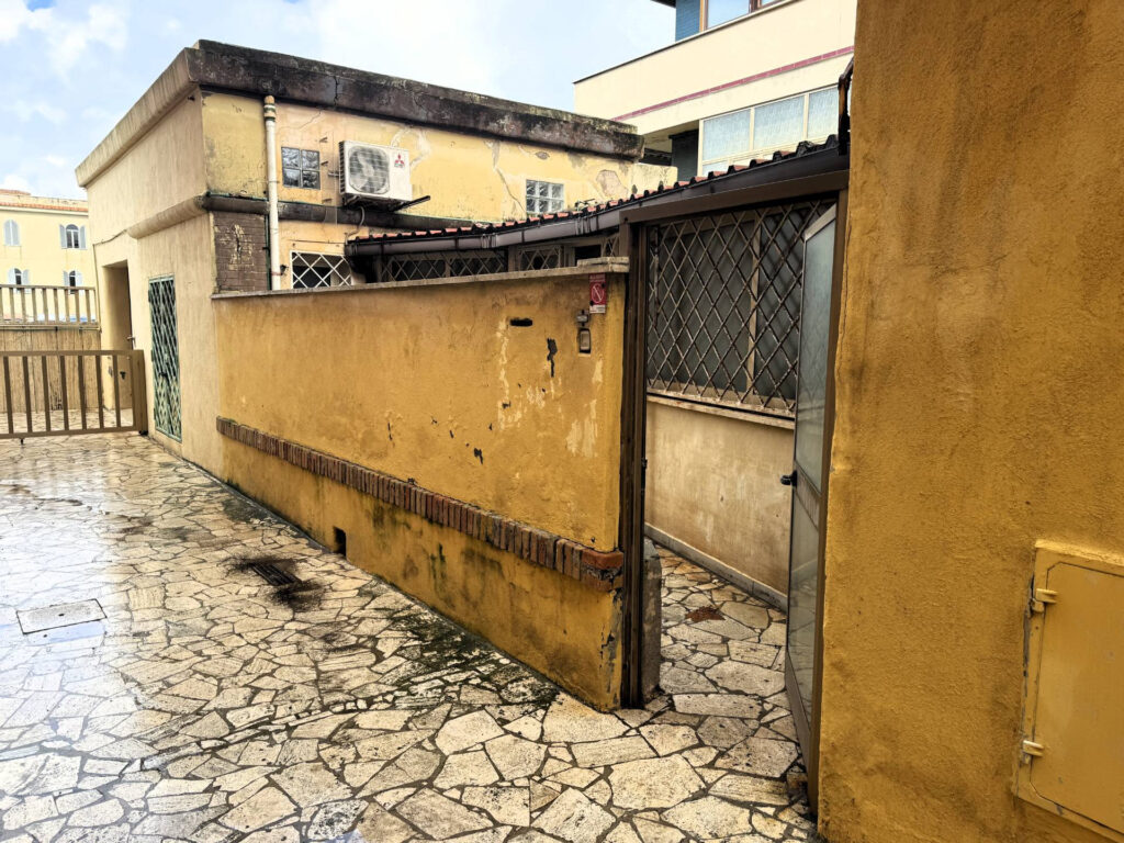 Casa indipendente Roma Ostia Lido Lungomare Paolo Toscanelli esterno