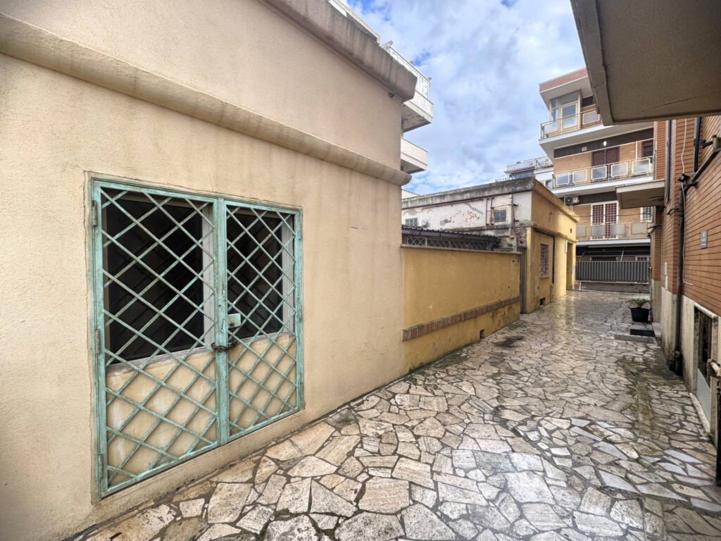 Casa indipendente Roma Ostia Lido Lungomare Paolo Toscanelli esterno 2