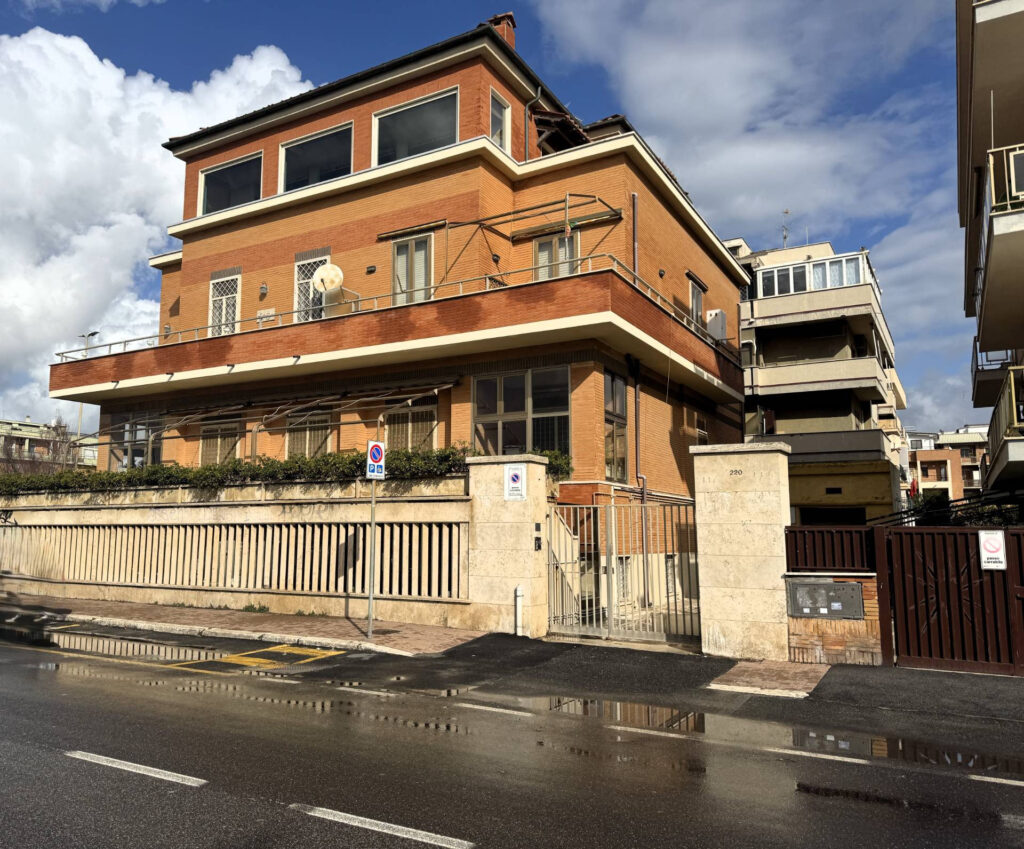 Casa indipendente Roma Ostia Lido Lungomare Paolo Toscanelli esterno 4