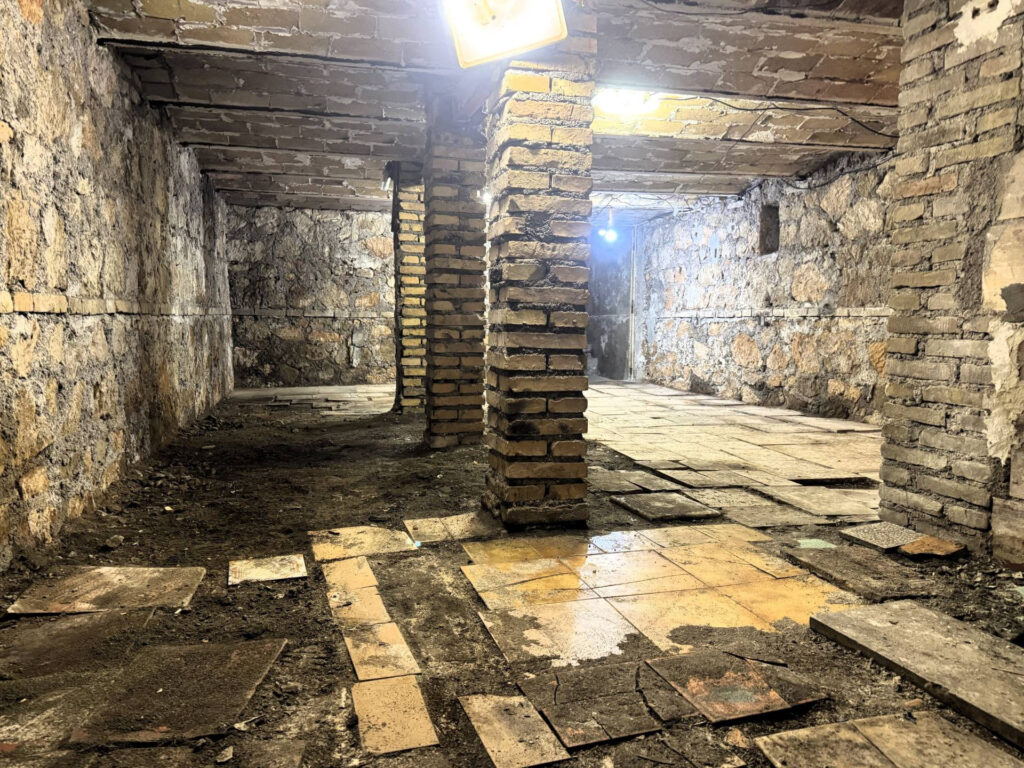 Casa indipendente Roma Ostia Lido Lungomare Paolo Toscanelli cantina seminterrato 3