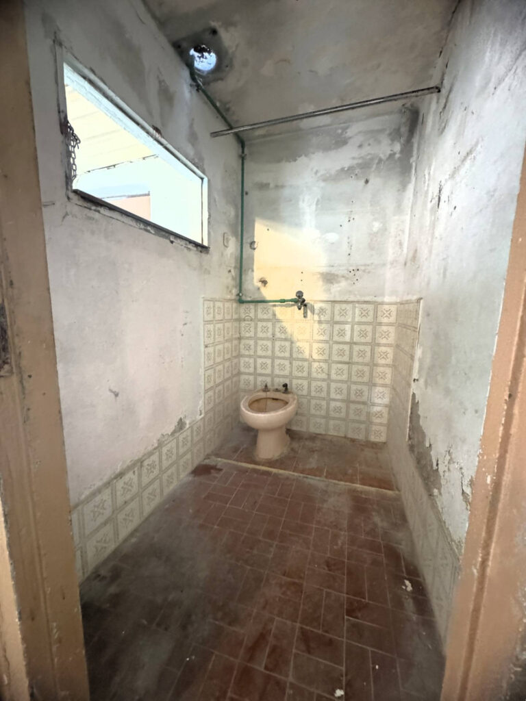 Casa indipendente Roma Ostia Lido Lungomare Paolo Toscanelli bagno 3