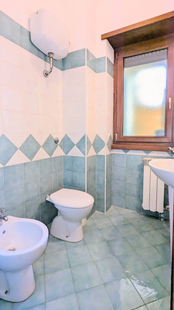 Attico panoramico Velletri via dei Volsci bagno